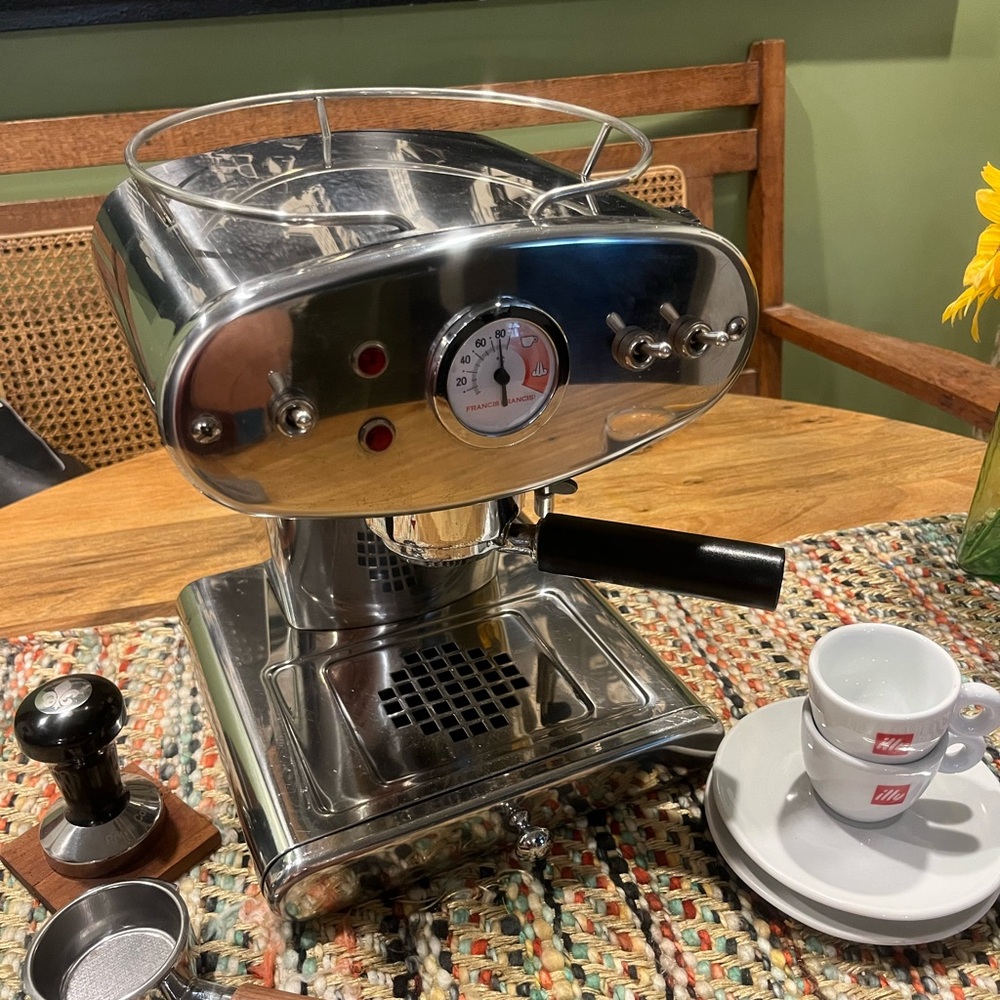 Vintage Illy X1 generation 2 espresso machine